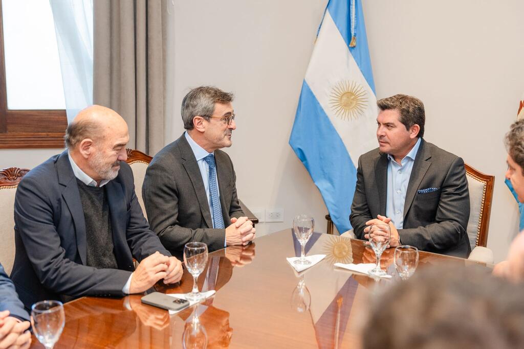 Orrego recibi&oacute; a la UIA y fortaleci&oacute; la agenda industrial