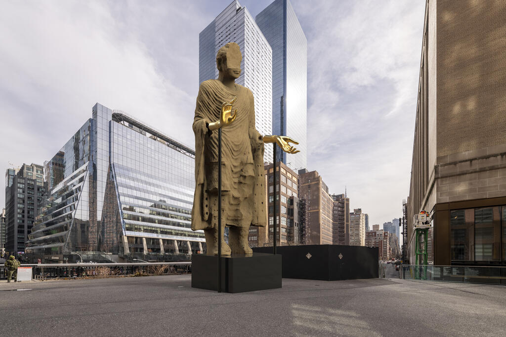 Un Buda fragmentado ilumina a Nueva York - Kolapse